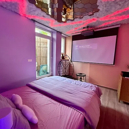 Capsule Nuage Jacuzzi Sauna Lägenhet *