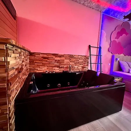 Daire Capsule Nuage Jacuzzi Sauna