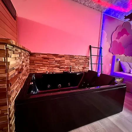 Daire Capsule Nuage Jacuzzi Sauna