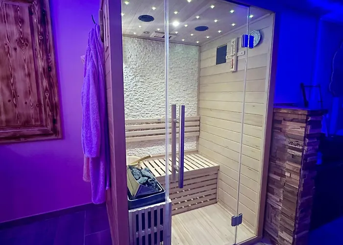 Apartment Capsule Nuage Jacuzzi Sauna Fontaine-l'Eveque